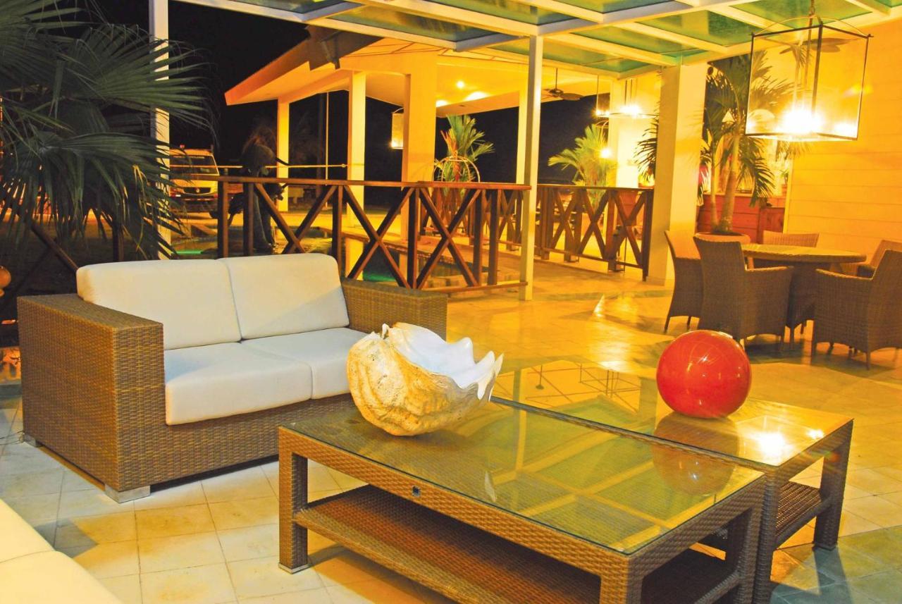 Playa Tortuga Hotel&Beach Resort Bocas del Toro Exterior foto